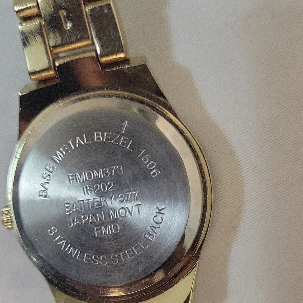 Merona Elegant Gold Women's Watch with Crystal  and Gold-Tone Finish - Picture 8 of 8